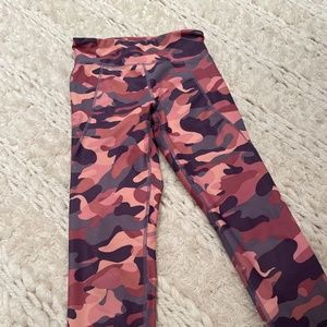 Old Navy pink camo leggings